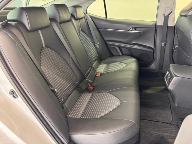 TOYOTA CAMRY HYBRID 2019 Image 31