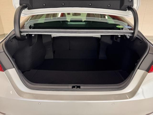 TOYOTA CAMRY HYBRID 2019 Image 31