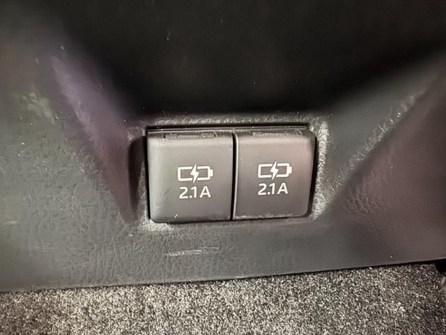 TOYOTA CAMRY HYBRID 2019 Image 31