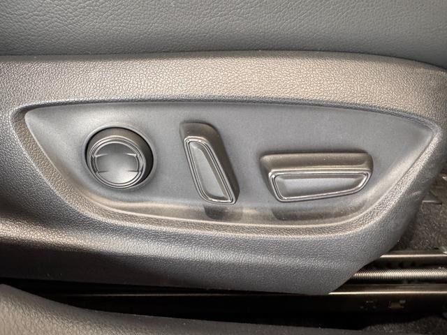 TOYOTA CAMRY HYBRID 2019 Image 31