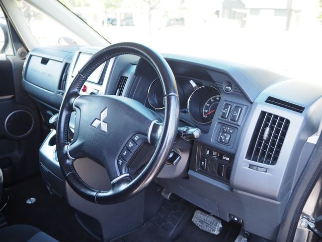 MITSUBISHI DELICA D:5 2WD 2011 Image 31