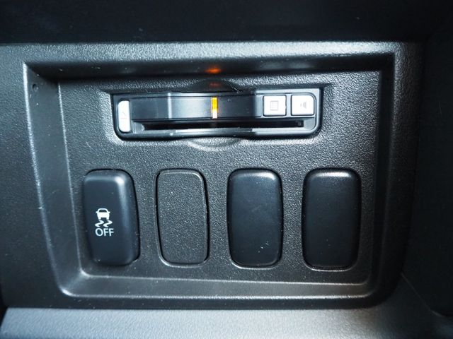 MITSUBISHI DELICA D:5 2WD 2011 Image 31