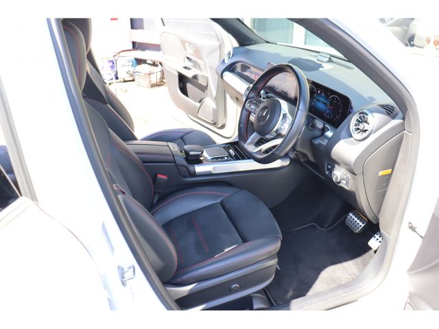 MERCEDES BENZ GLB 2021 Image 31