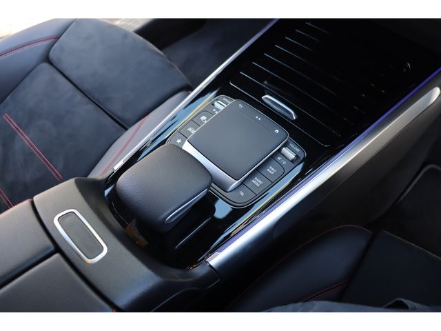 MERCEDES BENZ GLB 2021 Image 31