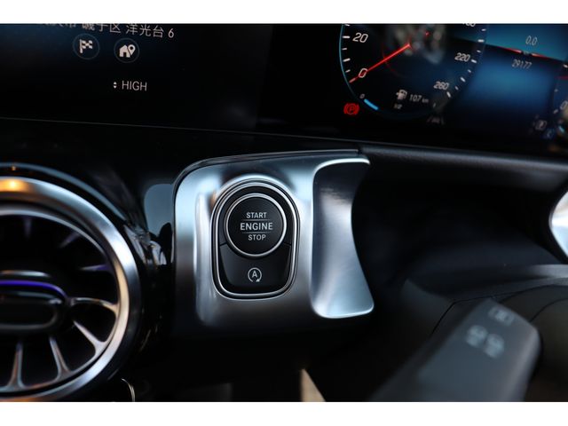 MERCEDES BENZ GLB 2021 Image 31