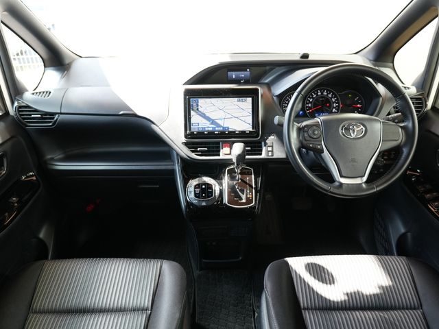 TOYOTA VOXY 2020 Image 31