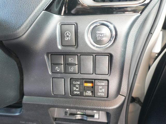 TOYOTA VOXY 2020 Image 31