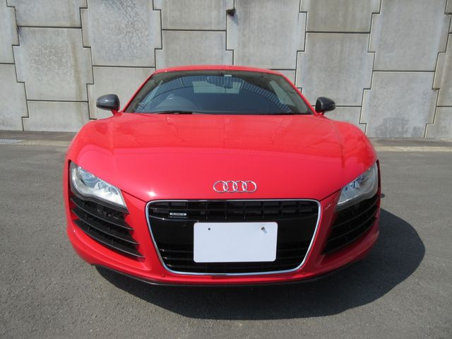 AUDI R8 2012 Image 31