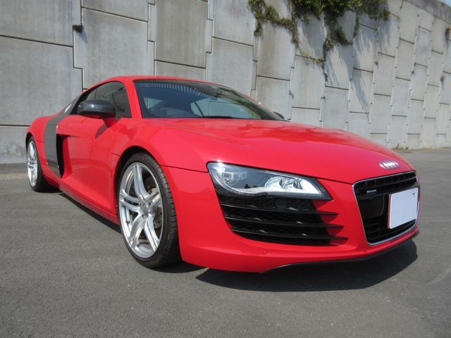 AUDI R8 2012 Image 31