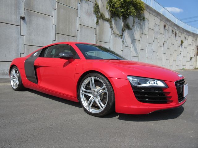 AUDI R8 2012 Image 31
