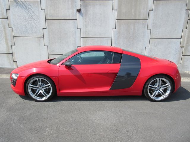 AUDI R8 2012 Image 31