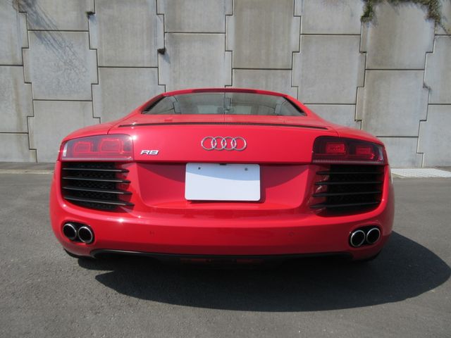 AUDI R8 2012 Image 31