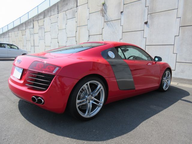 AUDI R8 2012 Image 31