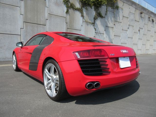 AUDI R8 2012 Image 31