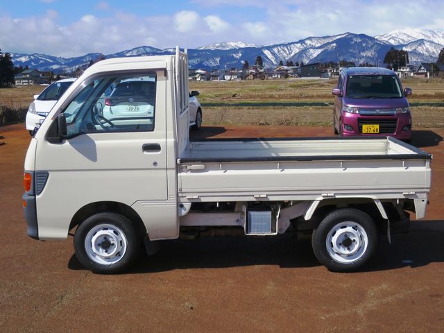 DAIHATSU HIJET TRUCK 4WD 1998 Image 31