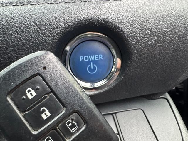 TOYOTA SIENTA HYBRID 2018 Image 31