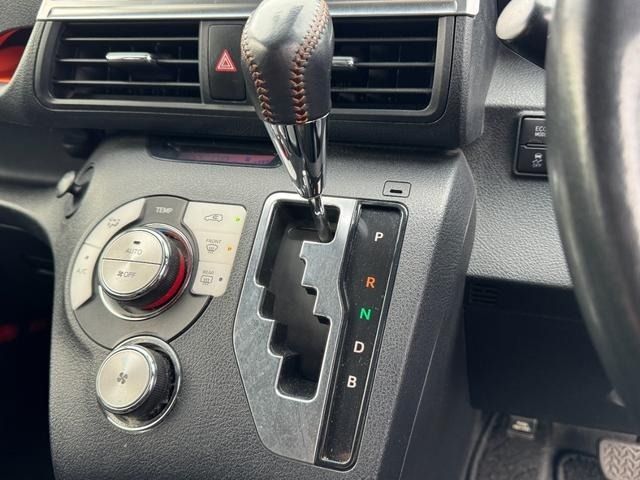 TOYOTA SIENTA HYBRID 2018 Image 31