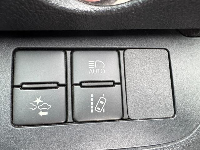 TOYOTA SIENTA HYBRID 2018 Image 31