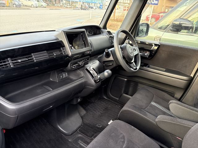 HONDA N BOX CUSTOM 2021 Image 31