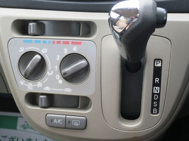 TOYOTA PIXIS EPOCH 4WD 2013 Image 31