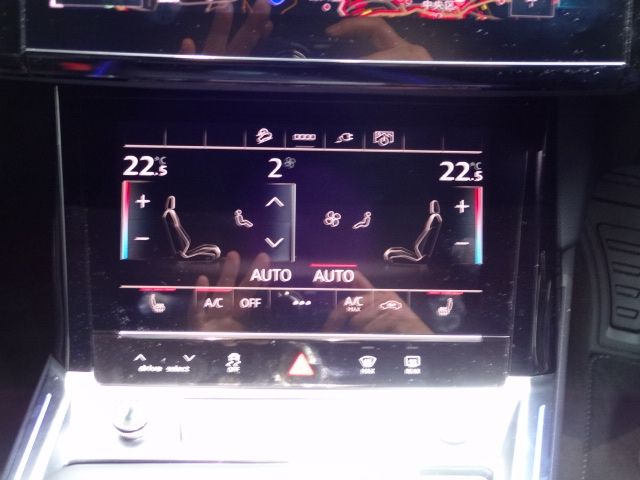 AUDI Q8 E-TRON SPORT 2025 Image 31