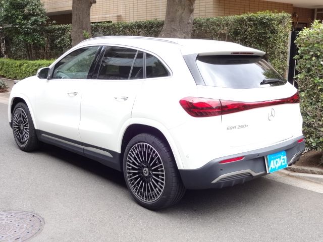 MERCEDES BENZ EQA 2024 Image 31