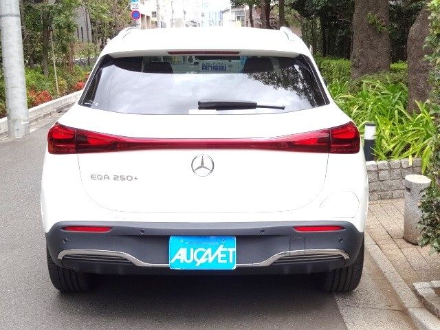 MERCEDES BENZ EQA 2024 Image 31