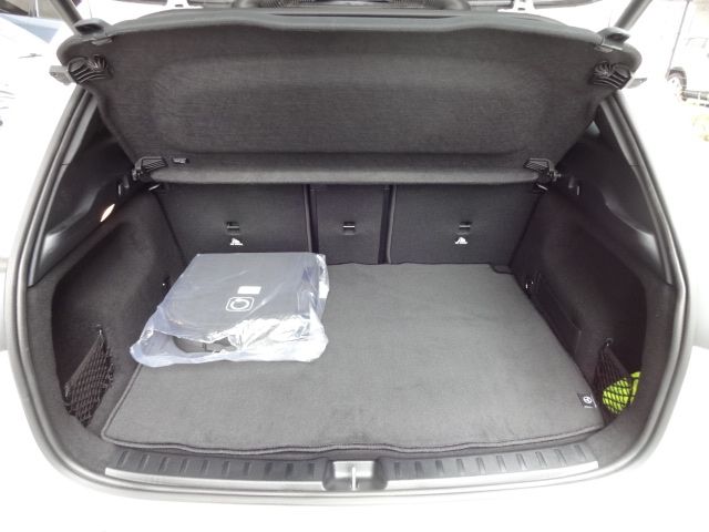 MERCEDES BENZ EQA 2024 Image 31