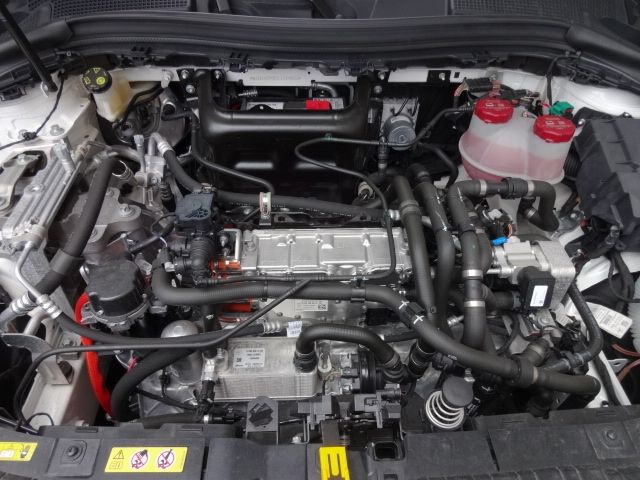 MERCEDES BENZ EQA 2024 Image 31