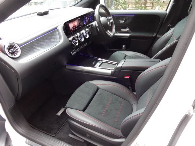 MERCEDES BENZ EQA 2024 Image 31