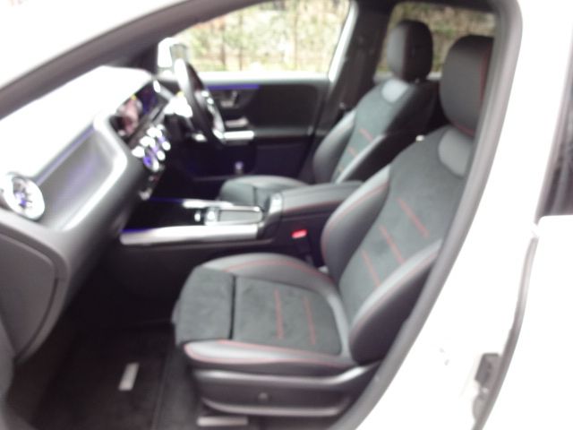 MERCEDES BENZ EQA 2024 Image 31