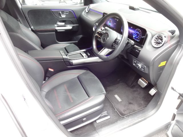 MERCEDES BENZ EQA 2024 Image 31