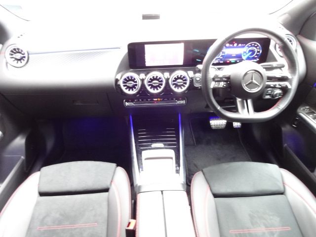 MERCEDES BENZ EQA 2024 Image 31