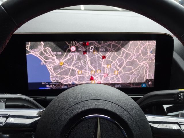 MERCEDES BENZ EQA 2024 Image 31