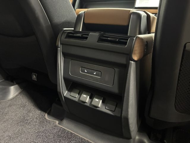 ROVER DEFENDER 2023 Image 31