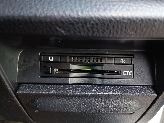 TOYOTA NOAH HYBRID 2016 Image 31