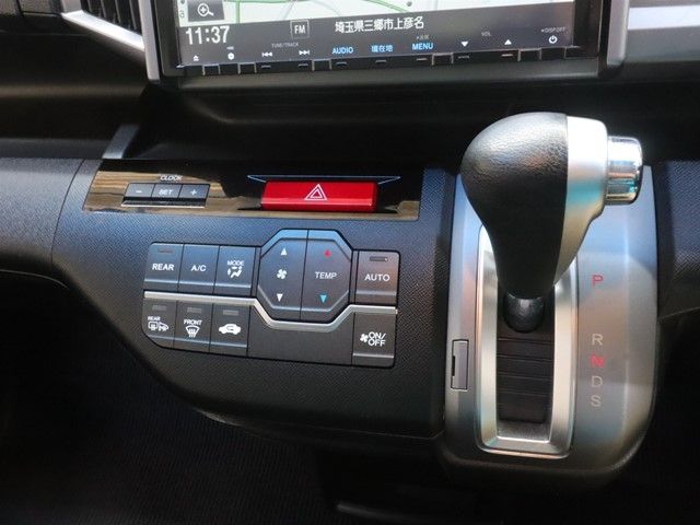 HONDA STEPWAGON SPADA 2012 Image 31