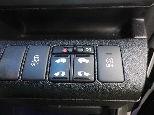 HONDA STEPWAGON SPADA 2012 Image 31