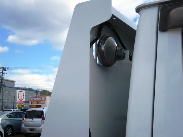 ISUZU ELF 2011 Image 31