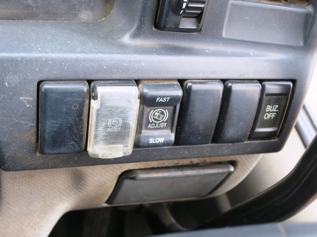 ISUZU ELF 2011 Image 31