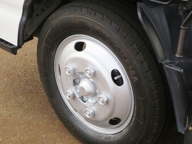 ISUZU ELF 2011 Image 31