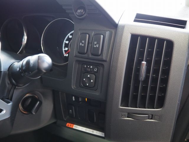 MITSUBISHI DELICA D:5 4WD 2013 Image 31