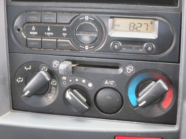 ISUZU ELF 2015 Image 31