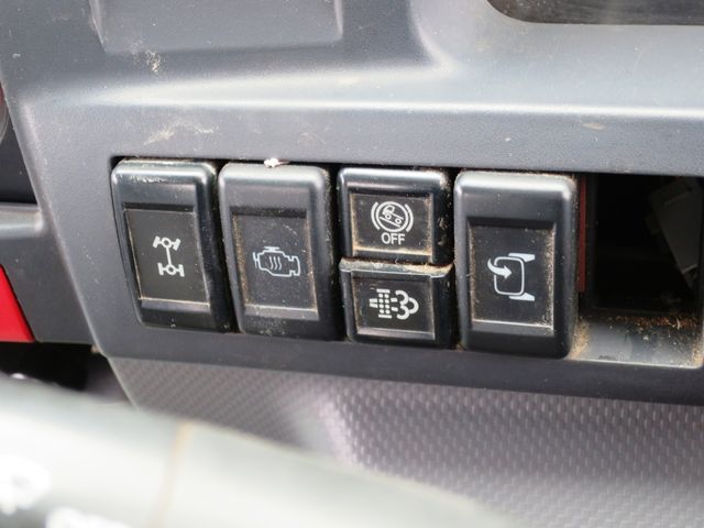 ISUZU ELF 2015 Image 31