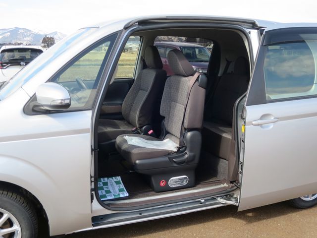 TOYOTA SPADE 2014 Image 31