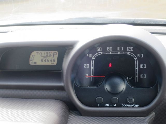 TOYOTA SPADE 2014 Image 31