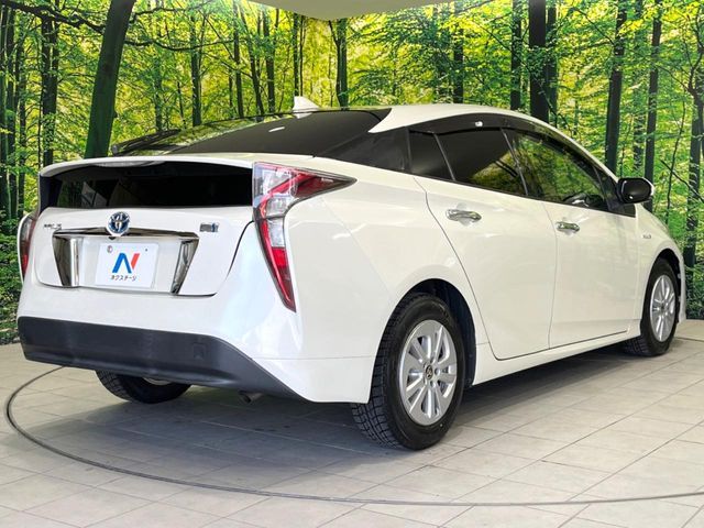 TOYOTA PRIUS 2016 Image 31
