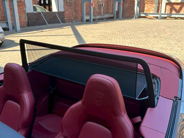 PORSCHE 911 2023 Image 31