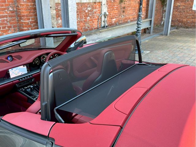 PORSCHE 911 2023 Image 31