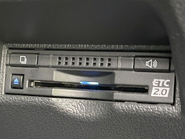 TOYOTA PRIUS PHV 2018 Image 31